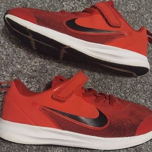 NIKE Youth size 3
